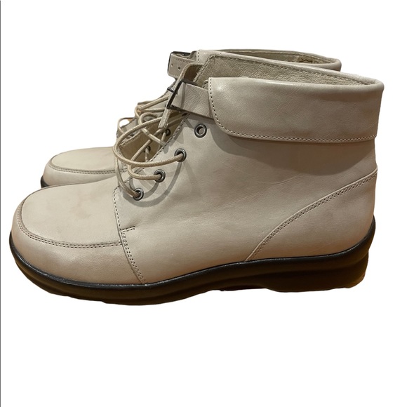 FOOTPRINTS BY BIRKENSTOCK Marino Leather Boots - Picture 2 of 10